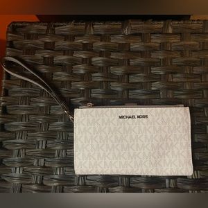Michael Kors Clutch